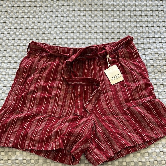 a.n.a Women's Maroon Striped Shorts NWT - Picture 1 of 8